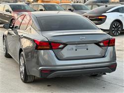 نيسان ألتيما